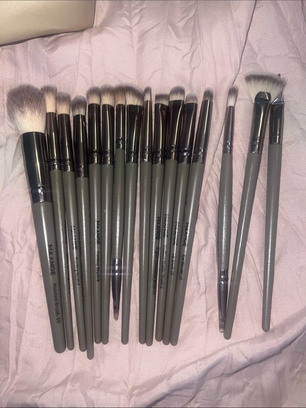 27 Makeup Brush Set with mirror, brush holder, cosmetic bag